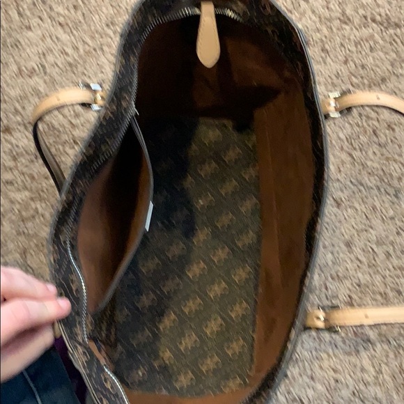 Guess purse - Picture 3 of 3